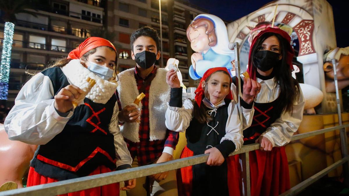 Los Reyes Magos reparten ilusión por Córdoba