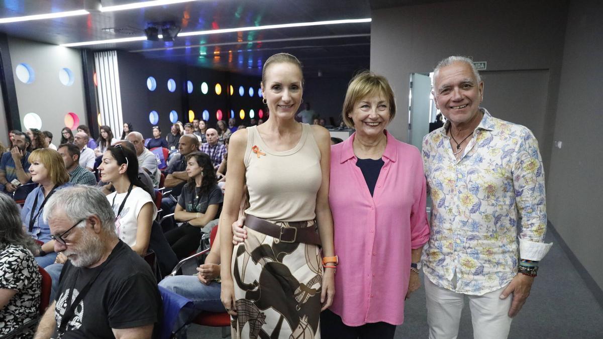 Sandra Ibarra, cofundadora e impulsora de EQUNEXION, Mariví Monteserín y Juan Ramón Lucas, ayer, durante el congreso.
