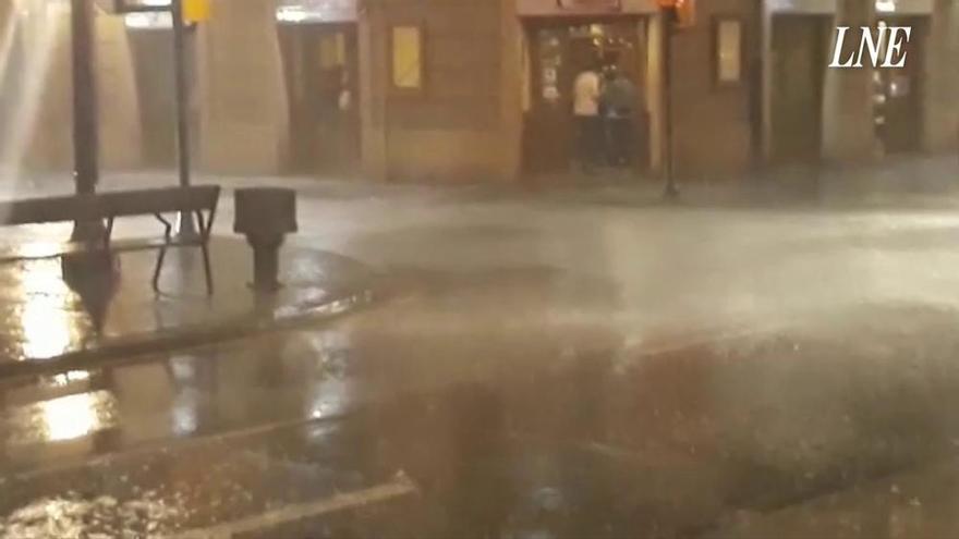 Intensa lluvia en Gijón