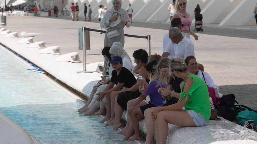 La ola de calor cocerá València con una sensación térmica de 40 grados