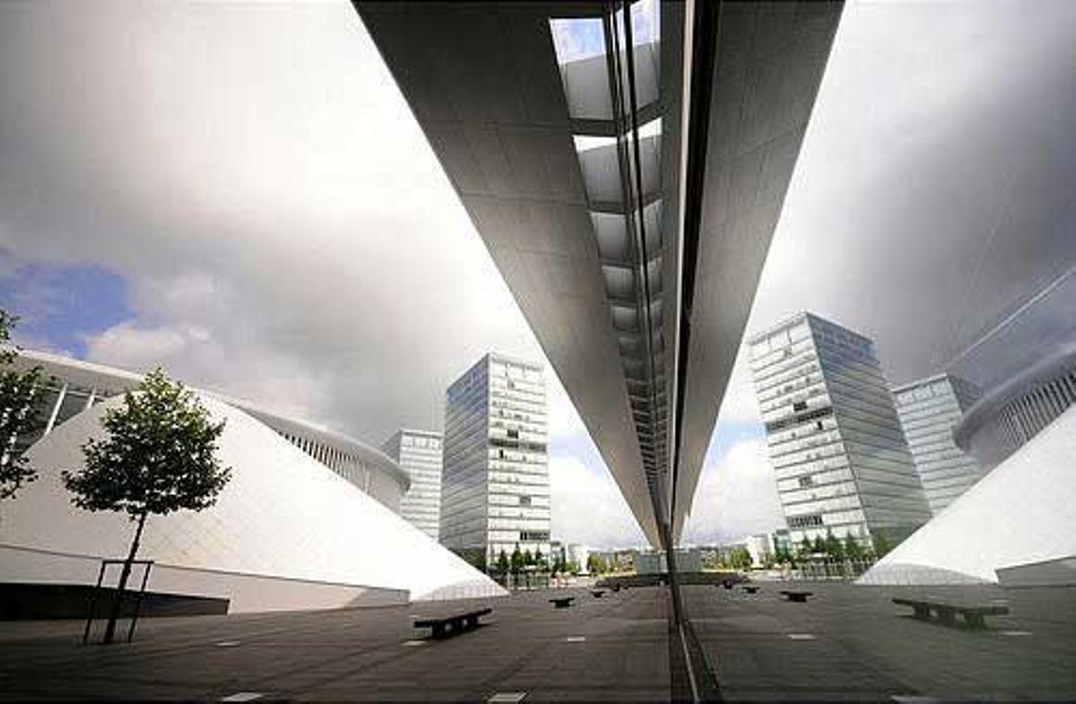 Reflejo del cristal en la Filarmónica de Kirchberg, en Luxemburgo.