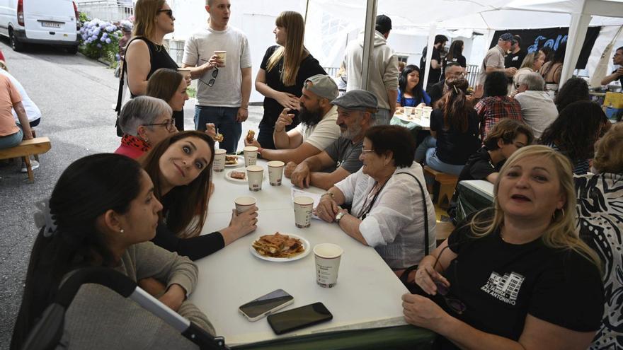 Los vecinos de Altamira disfrutan de la primavera