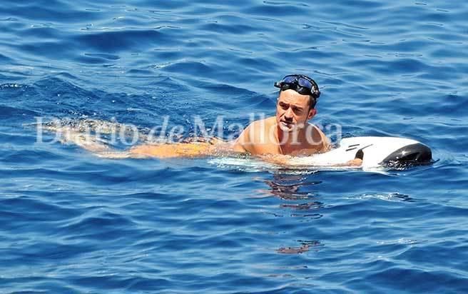 Orlando Bloom y Katy Perry han nadado en aguas de en sa Calobra. La famosa pareja se ha relajado en Mallorca a bordo del lujoso 'Rising Sun' a las puertas de su boda. El actor y la cantante se dieron un chapuzón, comieron con varios amigos y se refugiaron en una cala inaccesible.