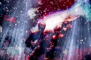 Los Planetas y Christina Rosenvinge ponen la nota indie a Pirineos Sur: así han sido sus conciertos en Lanuza