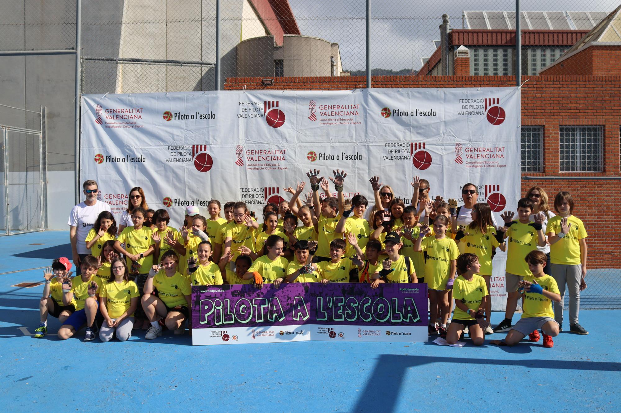 Trobada de Pilota a l'Escola en Tavernes de la Valldigna