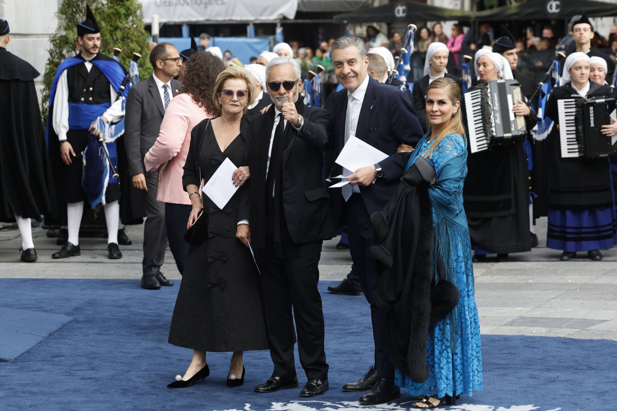  Así fue la llegada de los invitados a los premios "Princesa de Asturias" y su paso por la alfombra azul
