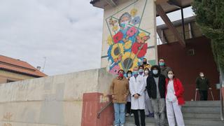Toro reconoce la labor de los sanitarios frente al COVID con un mural