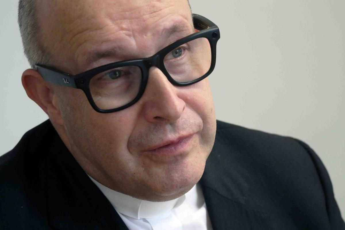 Visita a la redacción de La Opinión de Málaga y entrevista al obispo de Málaga, José Antonio Sauté.