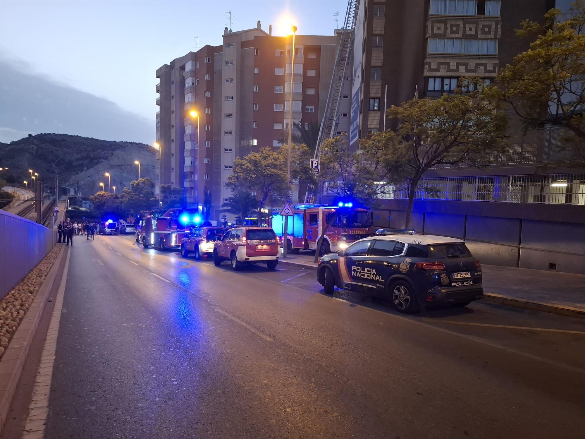 Un incendio en el hotel Maya de Alicante obliga a desalojar a los turistas