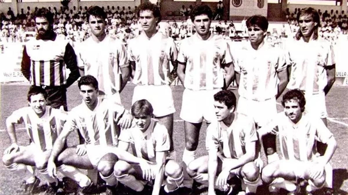Formación del Córdoba a finales de los años 80 del pasado siglo, con Portugal arriba a la derecha.