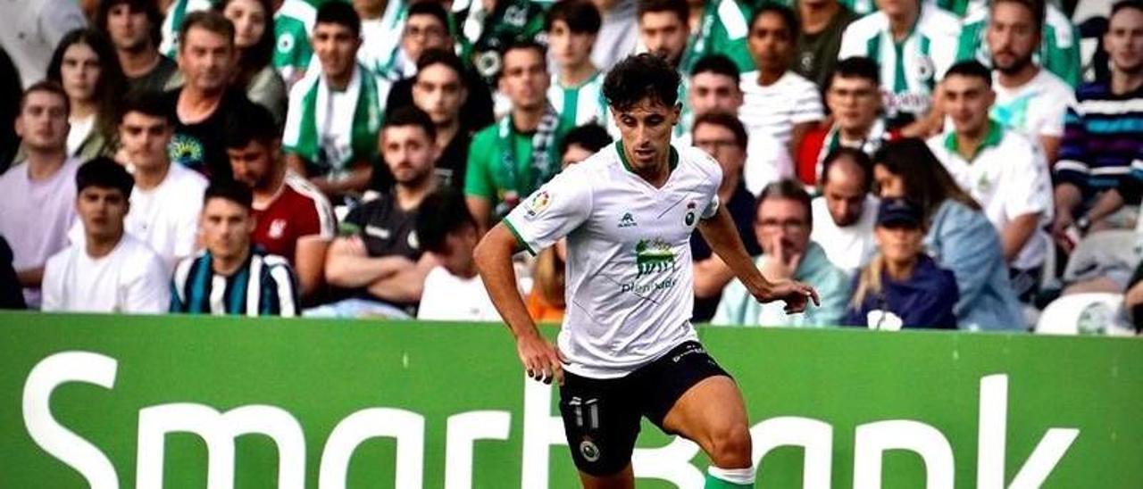 Marco Camus, en un encuentro con el Racing de Santander.