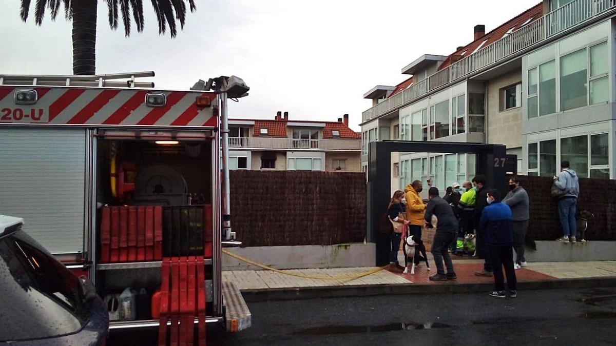 Un incendio en una cocina obliga a desalojar un edificio  | LA OPINIÓN