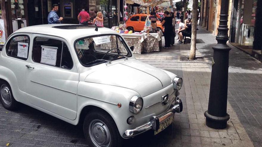 Exhibición de coches de época en Inca