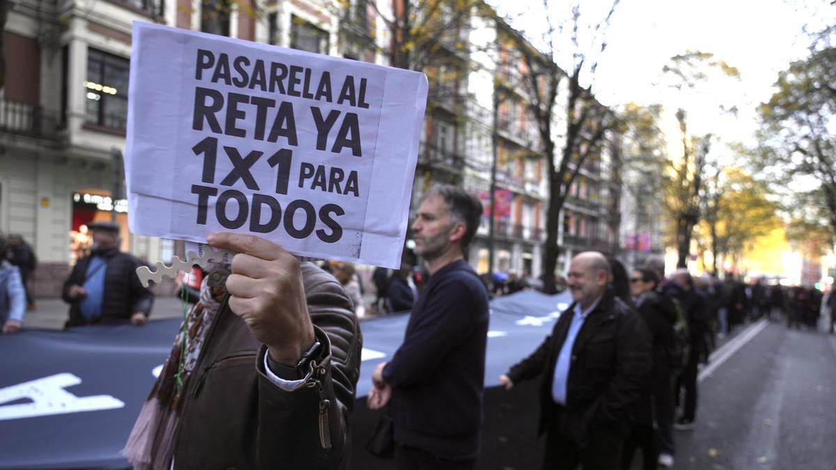 Una de las protestas de los mutualistas para exigir la 'Pasarela al RETA'