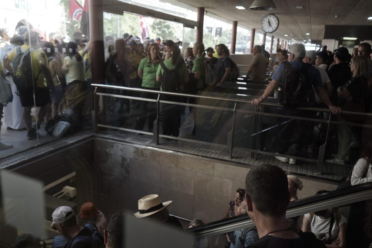 La protesta de professors es trasllada aquest divendres a Monserrat