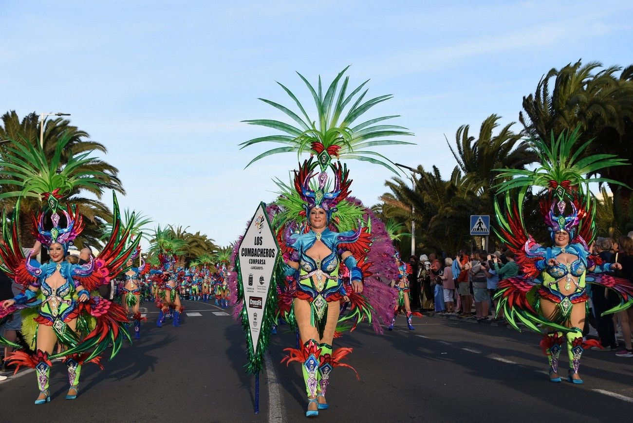 El Coso del Carnaval de Costa Teguise se celebró con una alta participación y sin incidencias