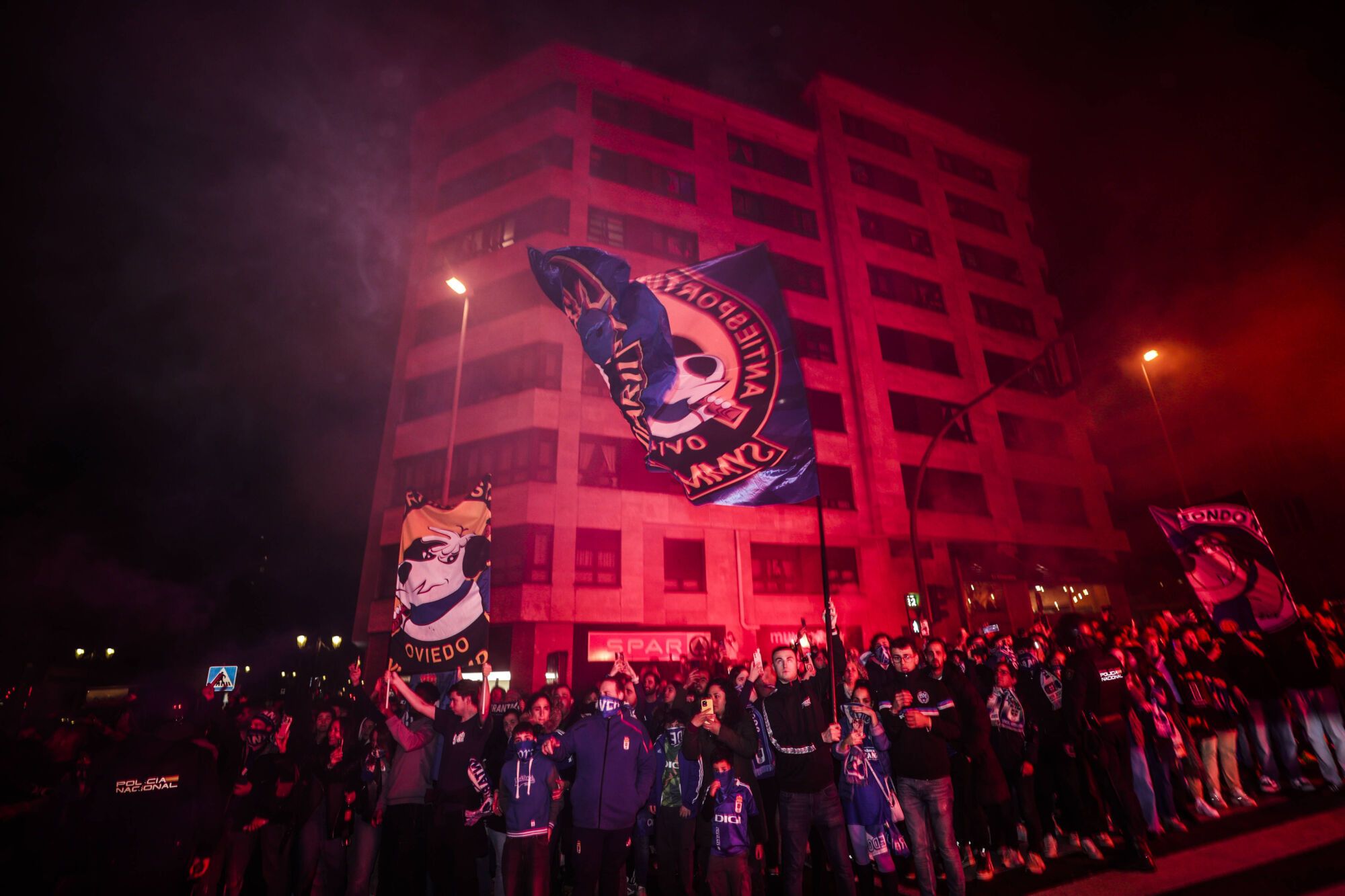 Ambientazo en Oviedo para el derbi número 100: así lo celebraron los azules