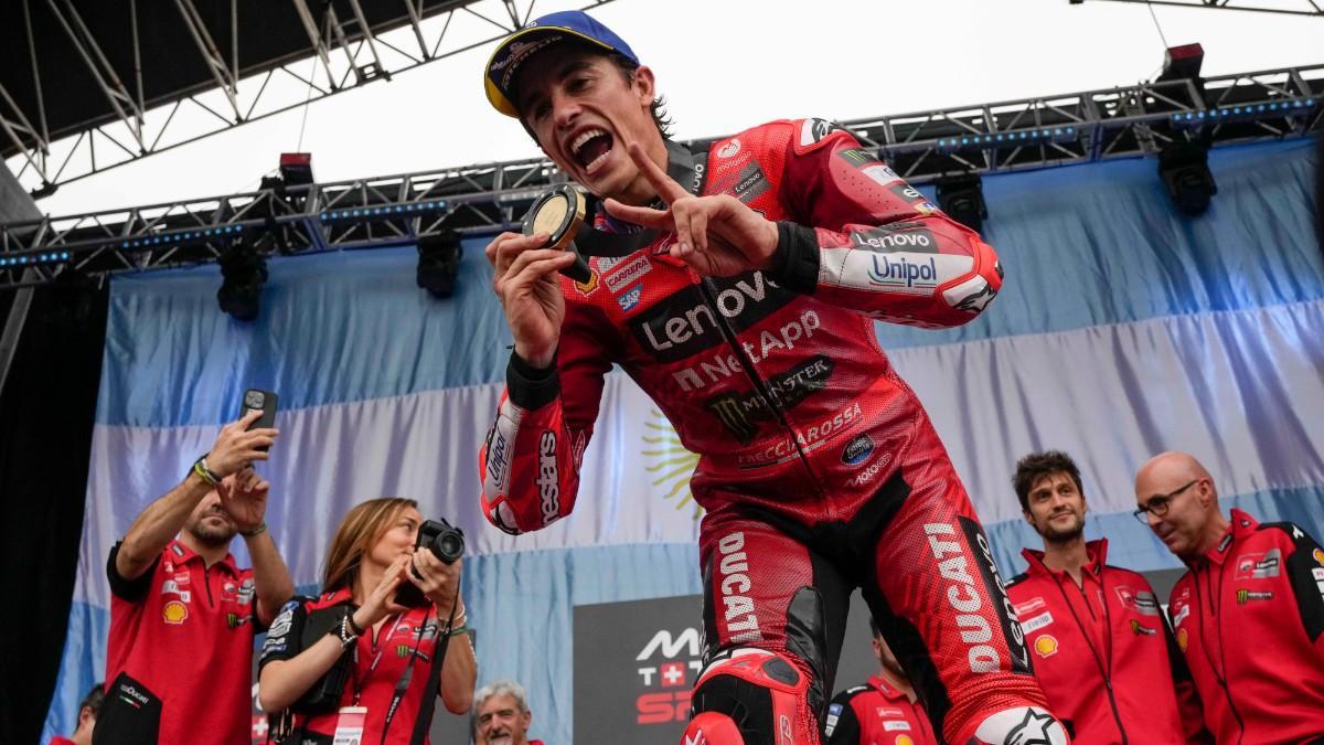 Márquez celebra su victoria en la sprint