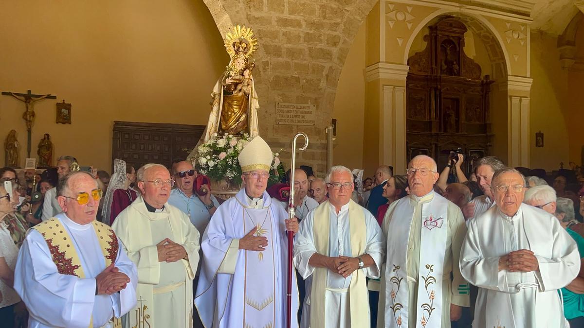 GALERÍA | Villamayor de Campos venera a la Virgen del Socastro