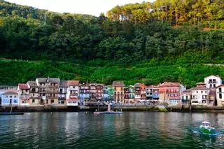 El pueblo marinero de una sola calle del País Vasco que enamoró a Víctor Hugo