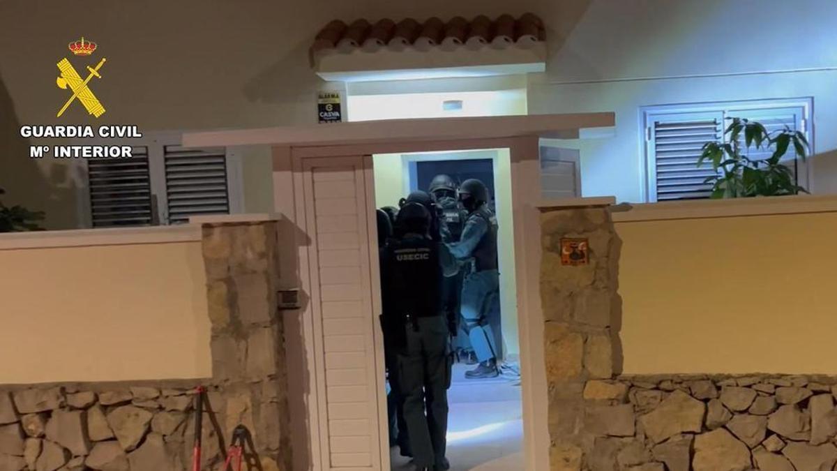 Dieciséis detenidos por robar en una vivienda de Bétera