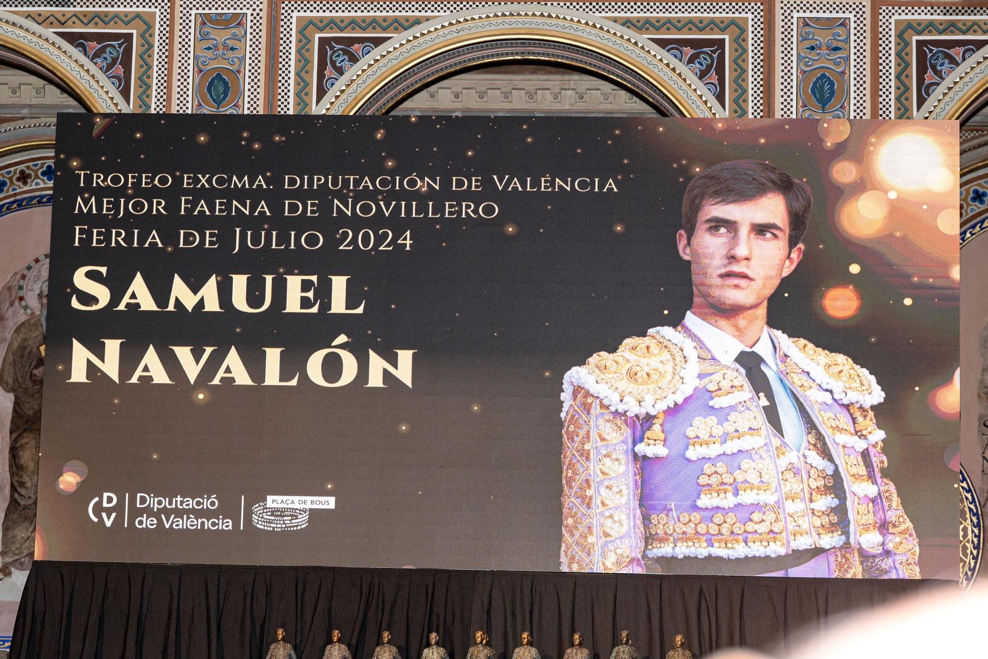 La gala de los premios taurinos de la Diputación de Valencia con Roca Rey, en imágenes