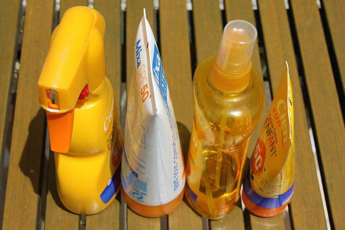 La protección solar es esencial para evitar y prevenir la aparición de manchas en la piel.