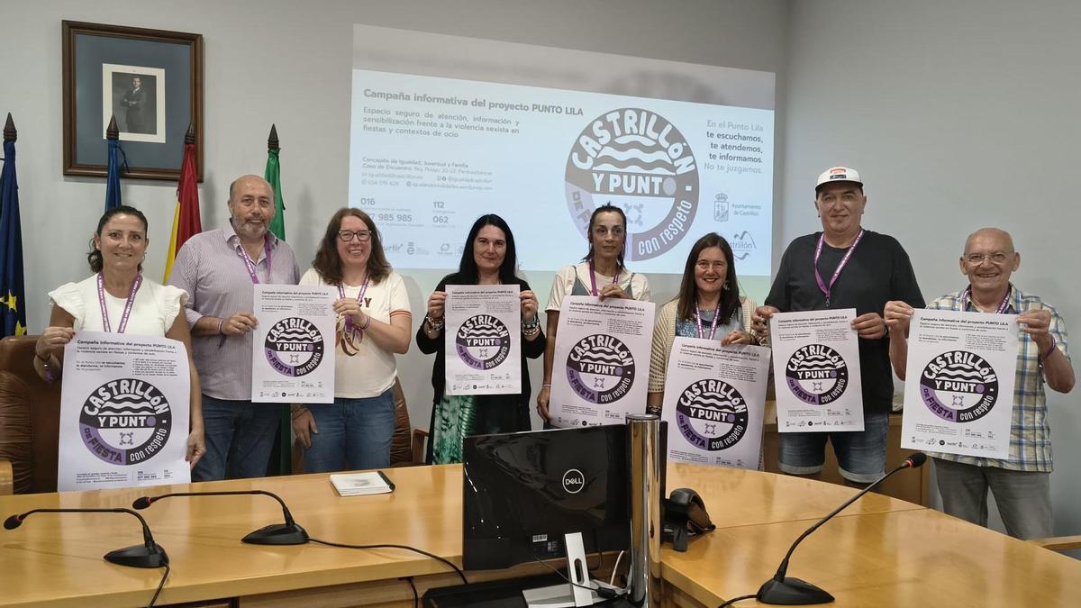 Presentación de la campaña contra la violencia machista en el salón de plenos del Ayuntamiento de Castrillón.