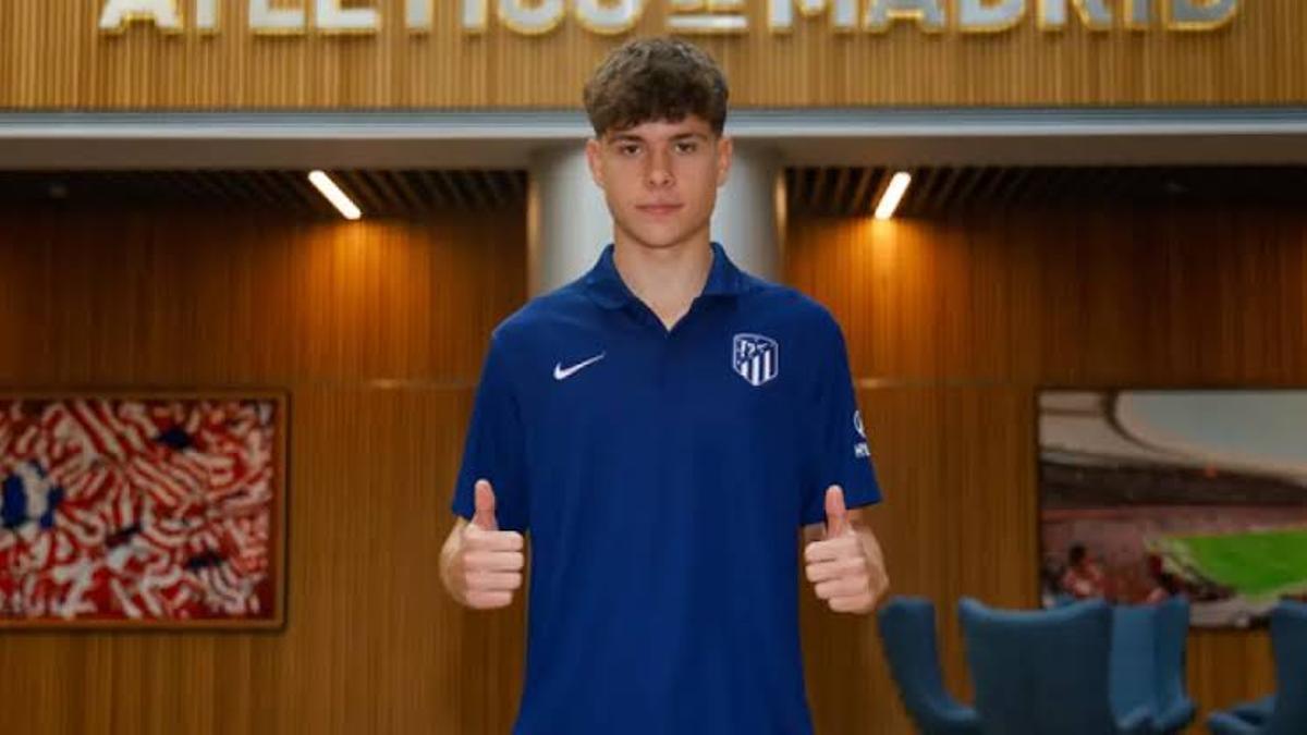 Jano Monserrate, con los colores del Atlético de Madrid