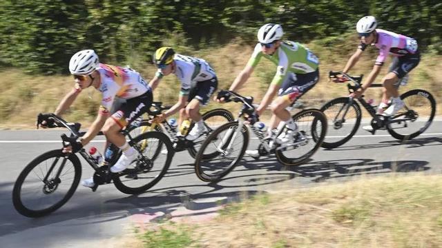 Noval tira del grupo en la pasada edición del Tour de Valromey.  |