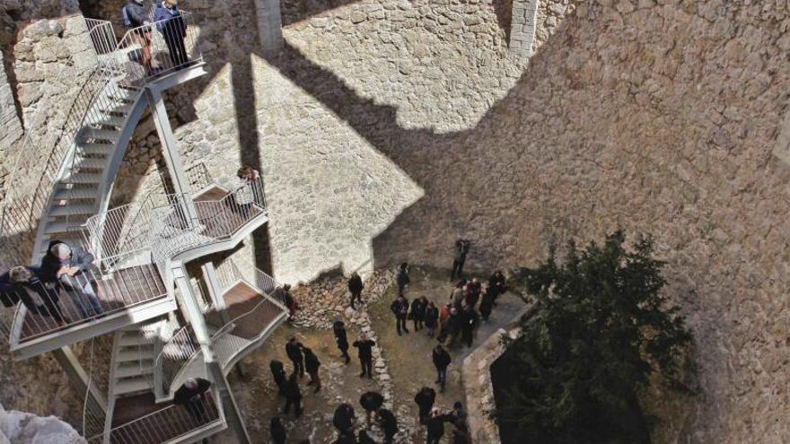 El interior de la cava puede visitarse a partir de ahora por medio de una escalinata.