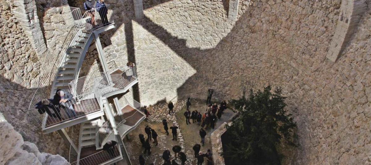 El interior de la cava puede visitarse a partir de ahora por medio de una escalinata.