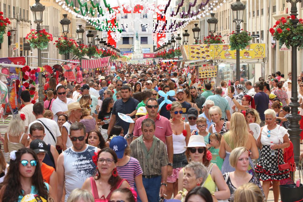 Calles llenas y mucho ambiente en el primer sábado de la feria.