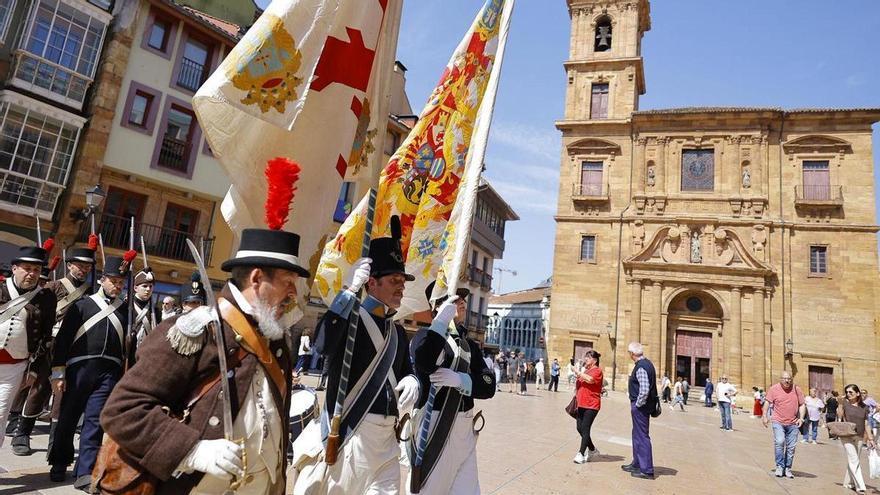 Recreación en Oviedo del alzamiento de la Junta General contra el invasor Napoleón en 1808