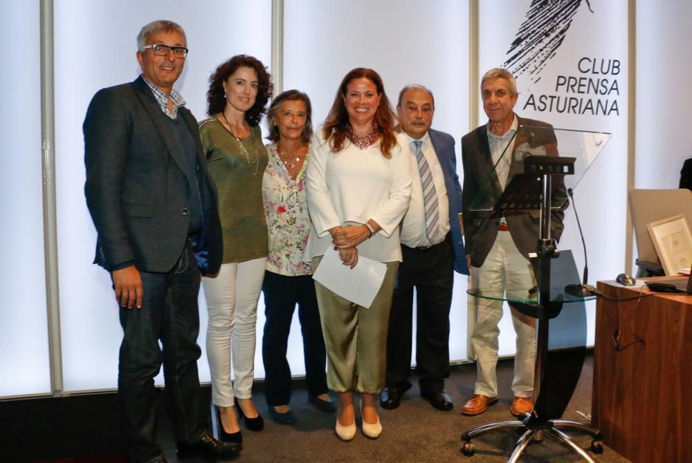 Presentación del libro "Cartelería de Prevención de Riesgos Laborales" en el Club Prensa Asturiana de LA NUEVA ESPAÑA