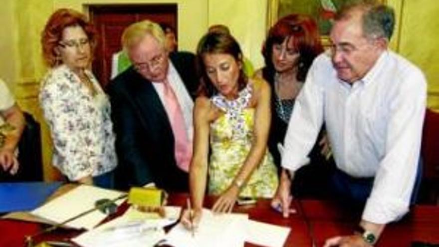 El juzgado archiva la querella del gobierno contra el ex secretario del Ayuntamiento de Cáceres