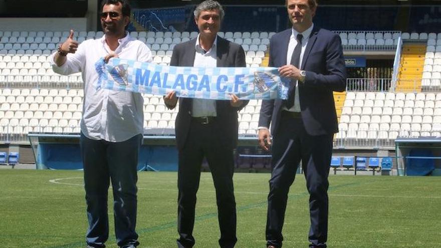 Al-Thani, contento en la presentación de Juande Ramos como entrenador del Málaga junto a Francesc Arnau.