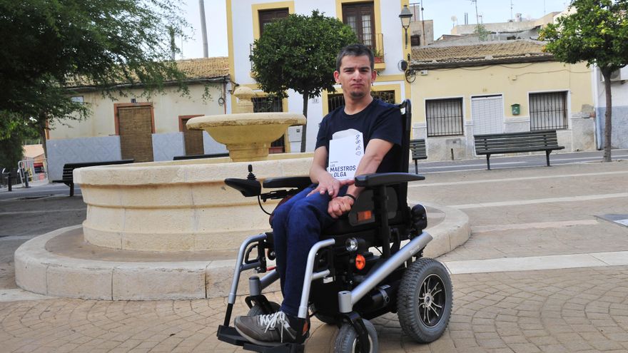 Un libro que rompe barreras en Elche