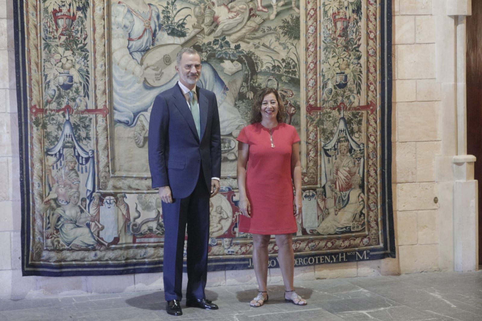 Felipe VI recibe a la principales autoridades autoridades de Baleares en el Palacio de la Almudaina