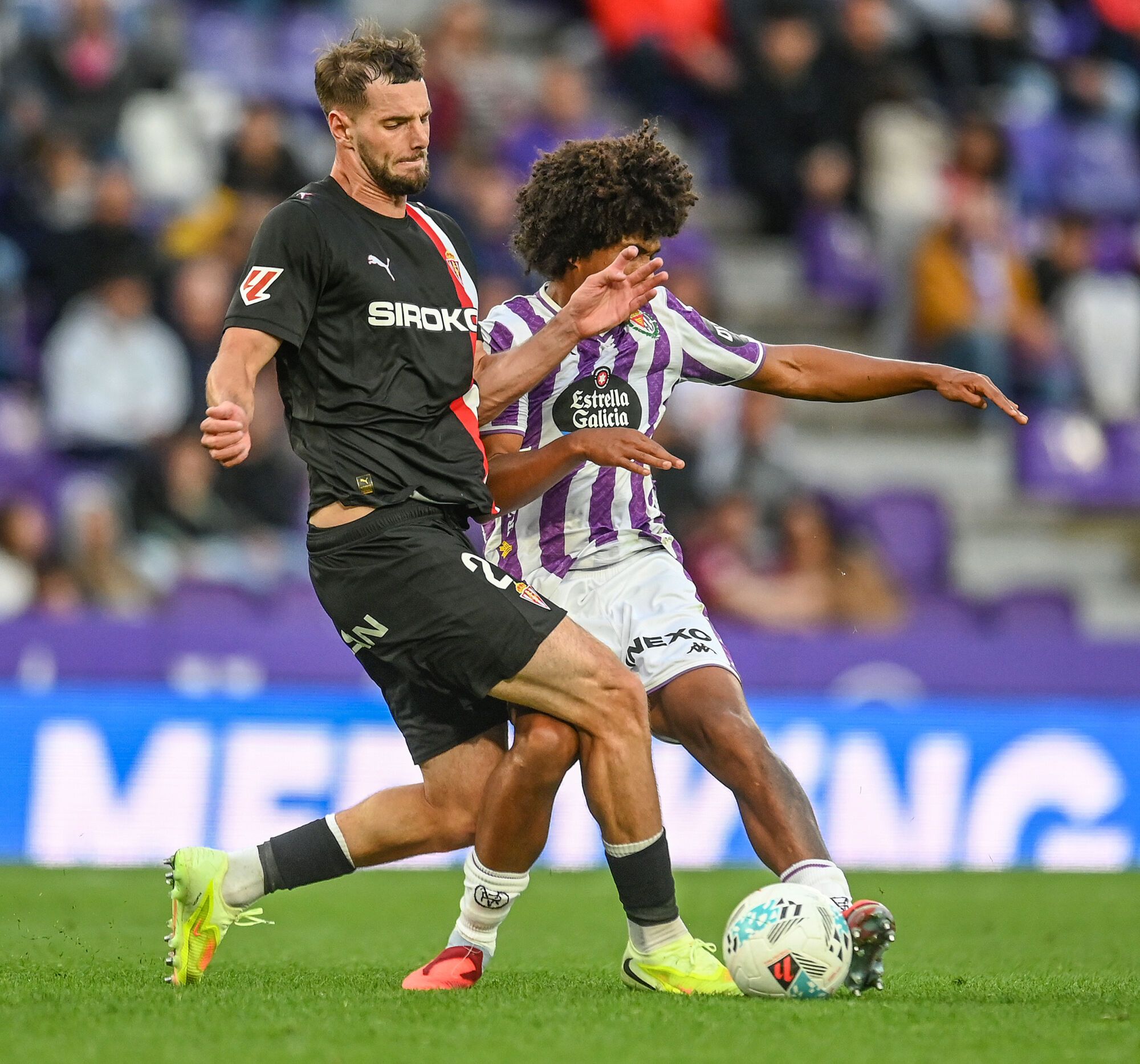 Fútbol. Partido correspondiente a la jornada 10 de Segunda División temporada 2025-2026 entre el Real Valladolid y el Sport. Gijón. Estadio Municipal José Zorrilla Partido de la Liga Hypermotion entre el Real Valladolid CF y el Real Sporting celebrado en el estadio José Zorrilla, Valladolid. 19/10/2025 - Ricardo Ordóñez