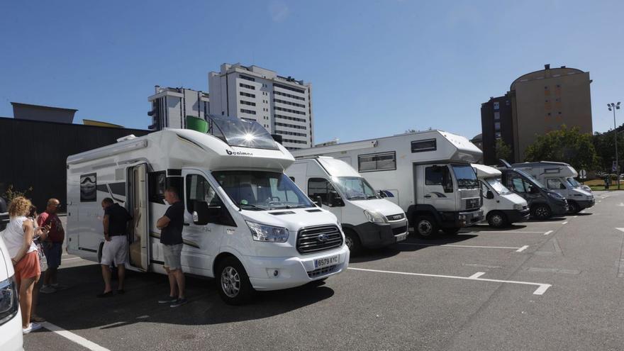 El aparcamiento de autocaravanas en La Corredoria que acogerá la gran concentración. | Miki López