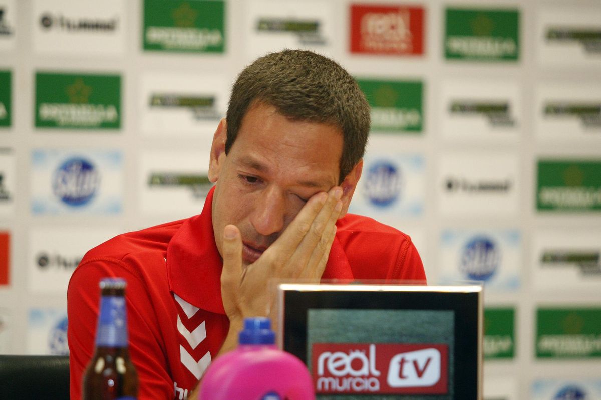 José Luis Acciari durante la rueda de prensa en su despedida.