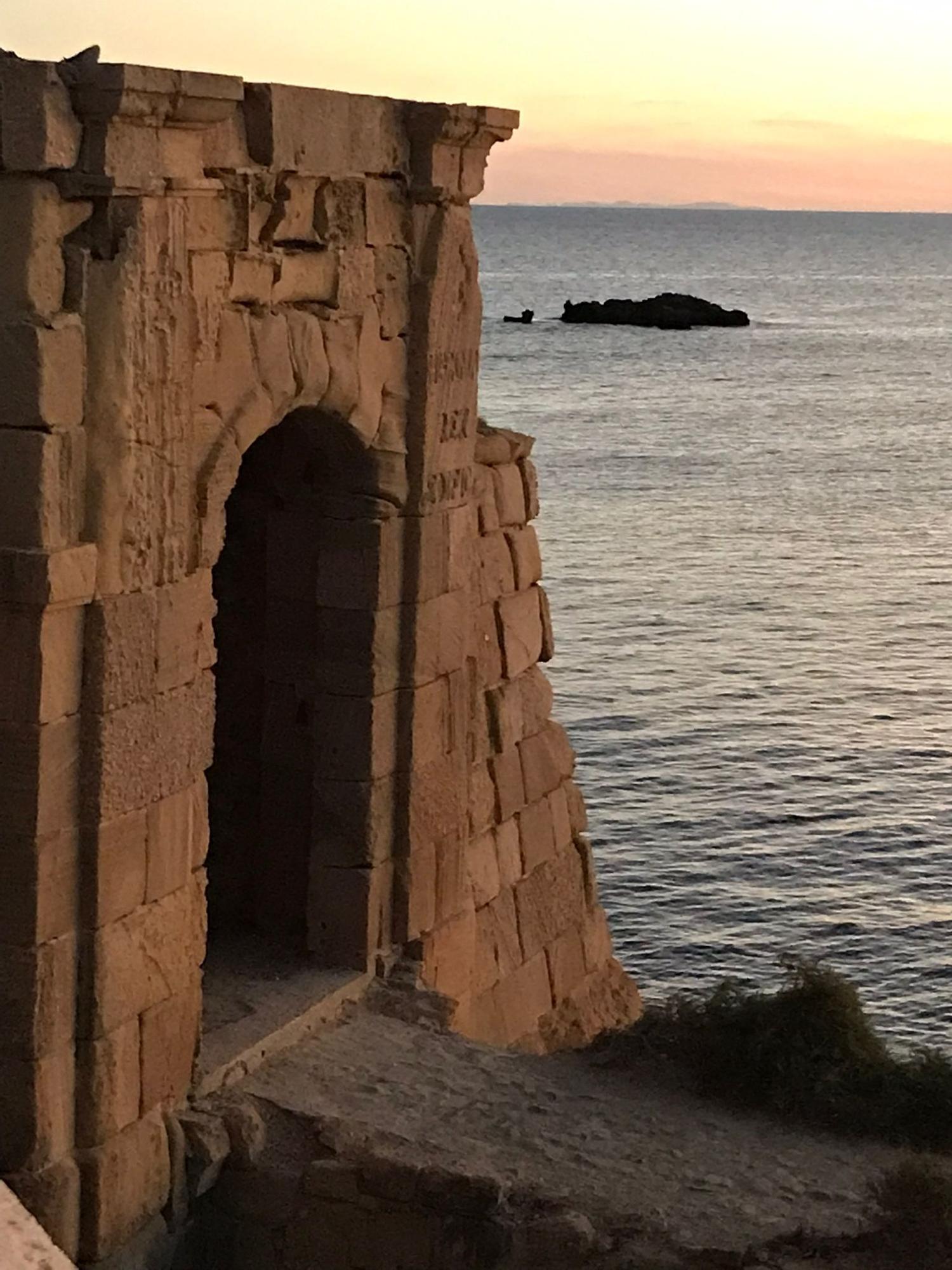 Un paseo por Tabarca, la esencia del Mediterráneo en frasco pequeño