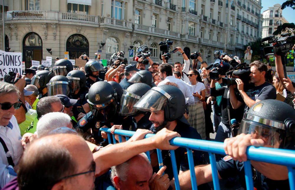 Protesta de pensionistes davant el Congrés