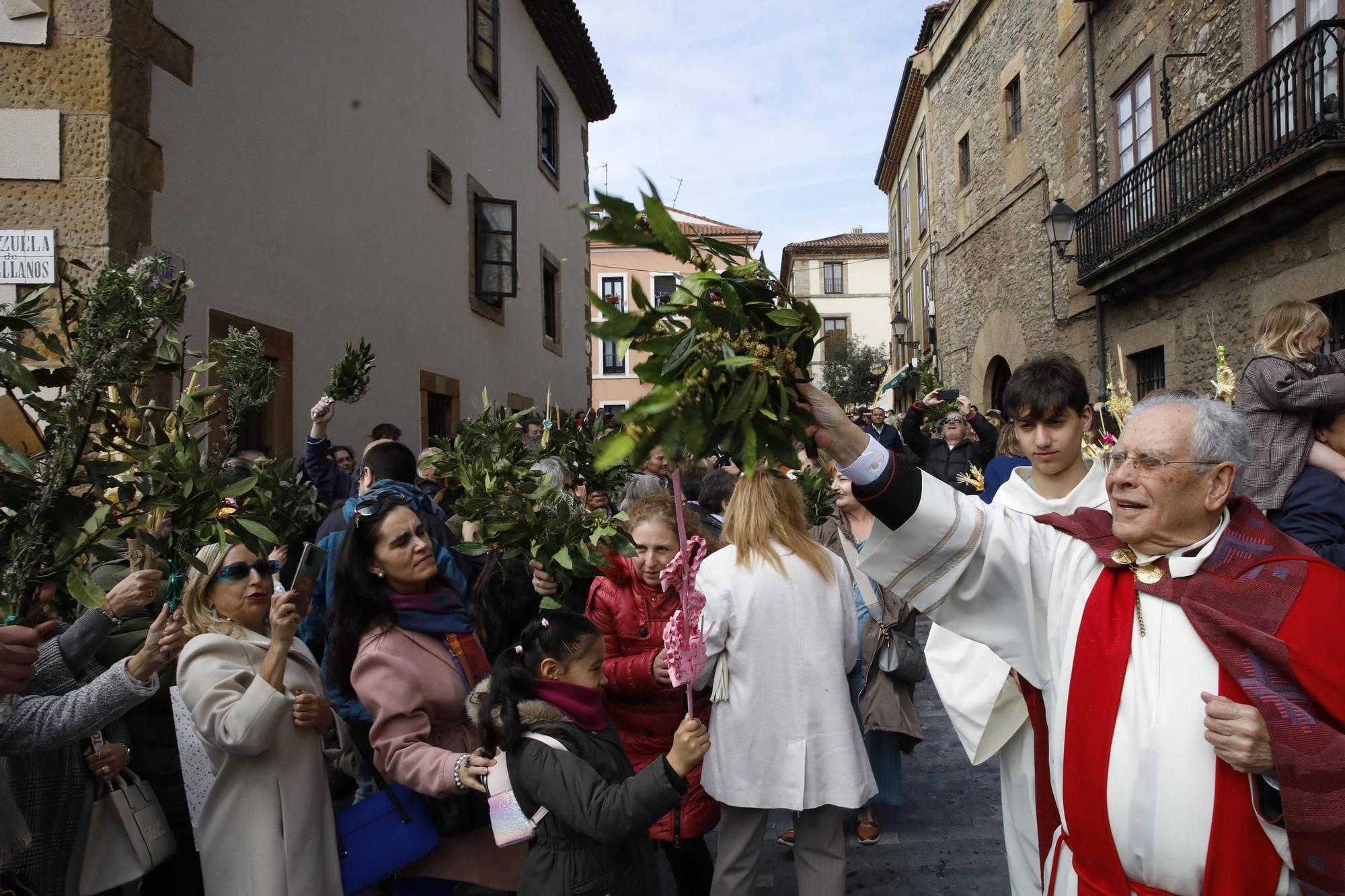 EN IMÁGENES: Gijón procesiona para celebrar el Domingo de Ramos