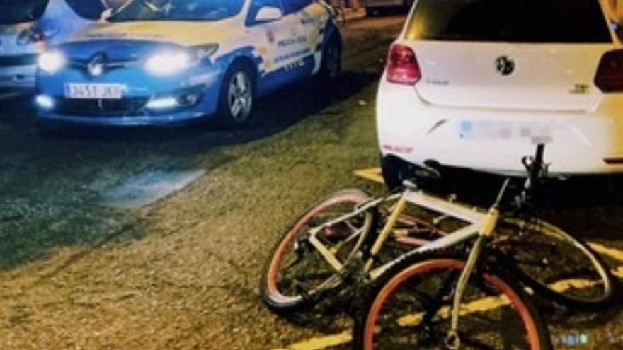 Roba &#039;bicis&#039; en la playa de Las Canteras