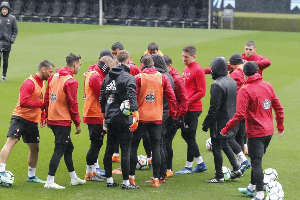 El último entrenamiento del Celta antes de jugar contra el Sevilla // Alba Villar