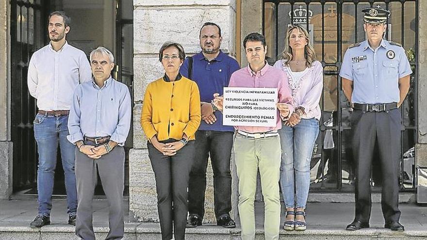 Minuto de silencio por otro crimen machista