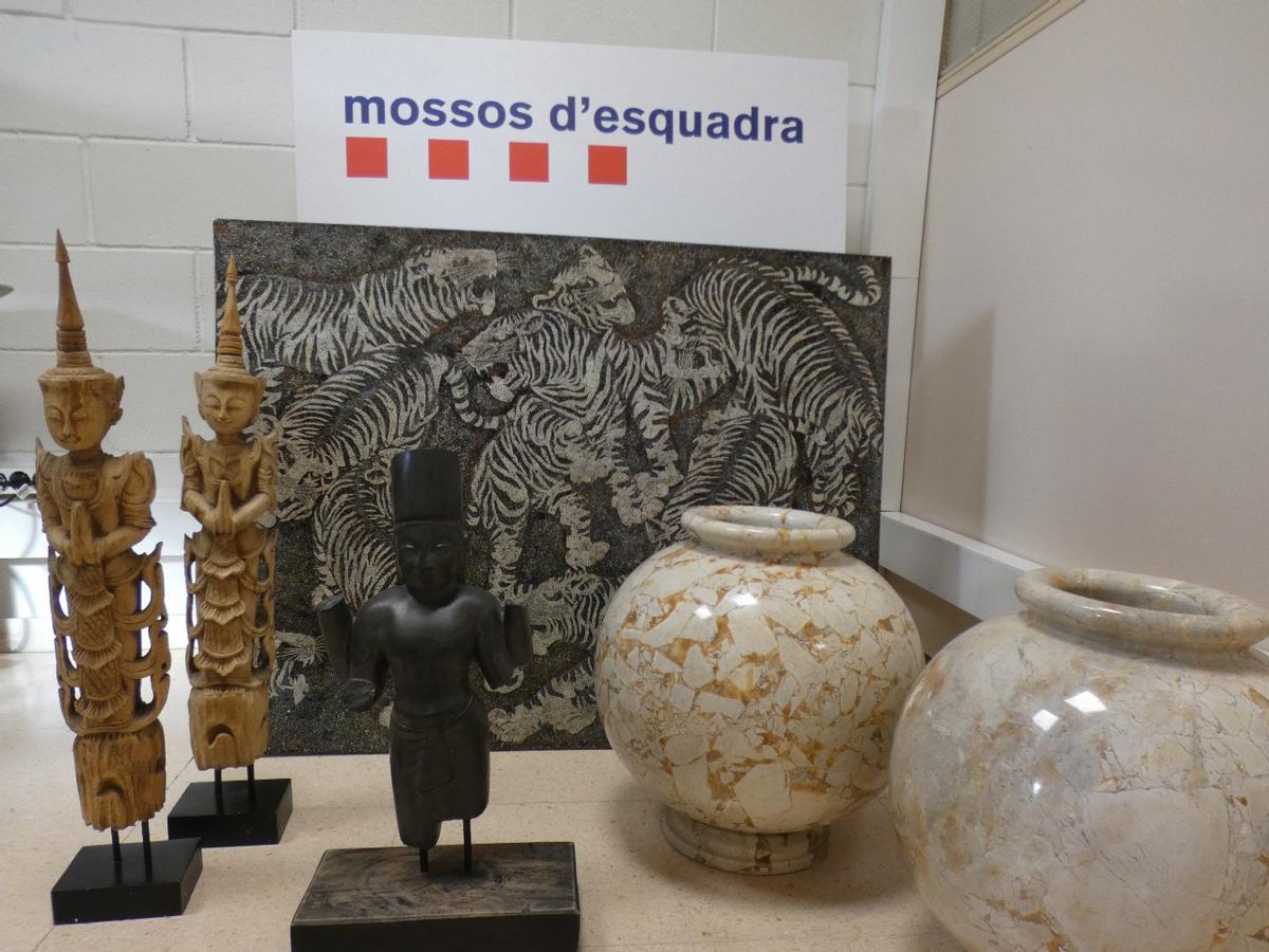 Algunes de les peces recuperades pels Mossos a Lloret.