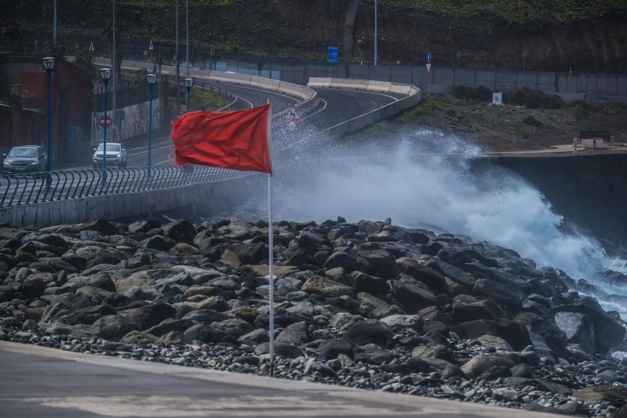 La borrasca Celia deja un temporal de viento y mar en Gran Canaria (14/02/2022)